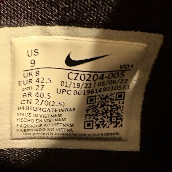 Nike Kyrie Infinity 8 Black Metallic Basketball Shoes Size 9 - Picture 2 of 6